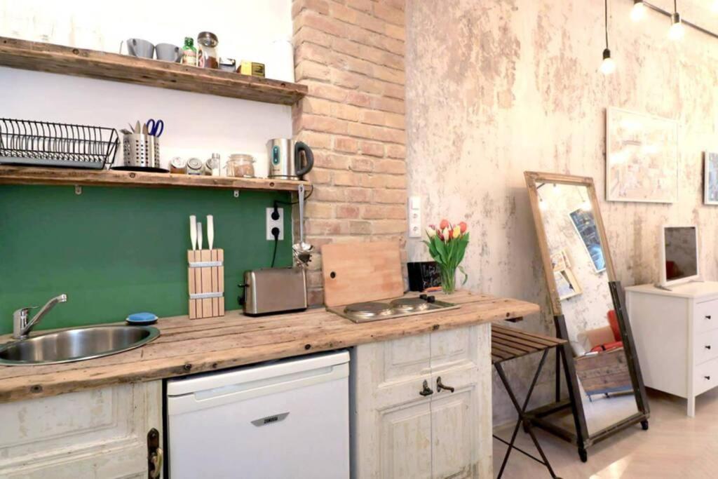 Little Corner At The Historic Jewish District With Ac Appartement Boedapest Buitenkant foto